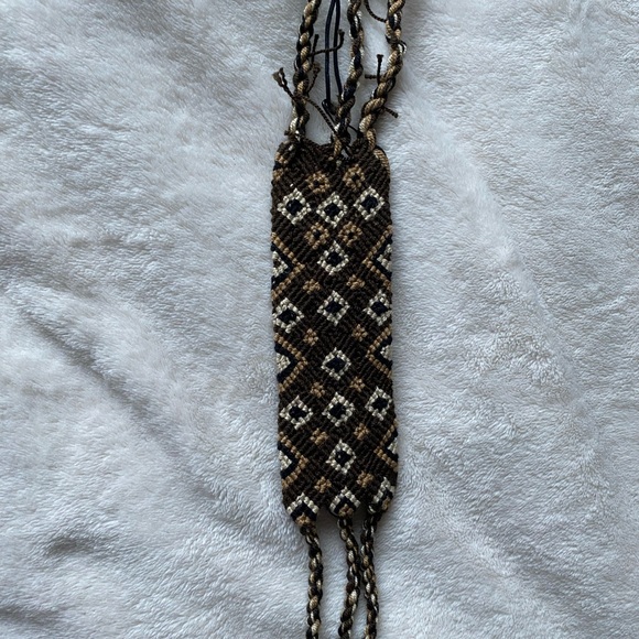 Handmade single thread bracelet - Picture 4 of 4